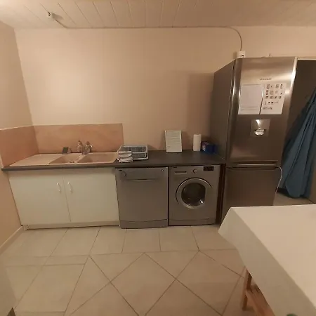 Meuble Spacieux De 1 A 5 Personnes Linge De Maison Et Menage En Fin De Sejour Compris Lejlighed *