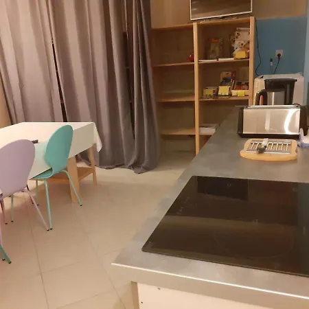 Meuble Spacieux De 1 A 5 Personnes Linge De Maison Et Menage En Fin De Sejour Compris Lejlighed *